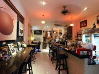 Bodega Phuket Patong (Adults Only)ホステル エクステリア 写真