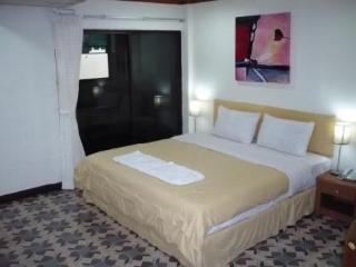 Bodega Phuket Patong (Adults Only)ホステル エクステリア 写真